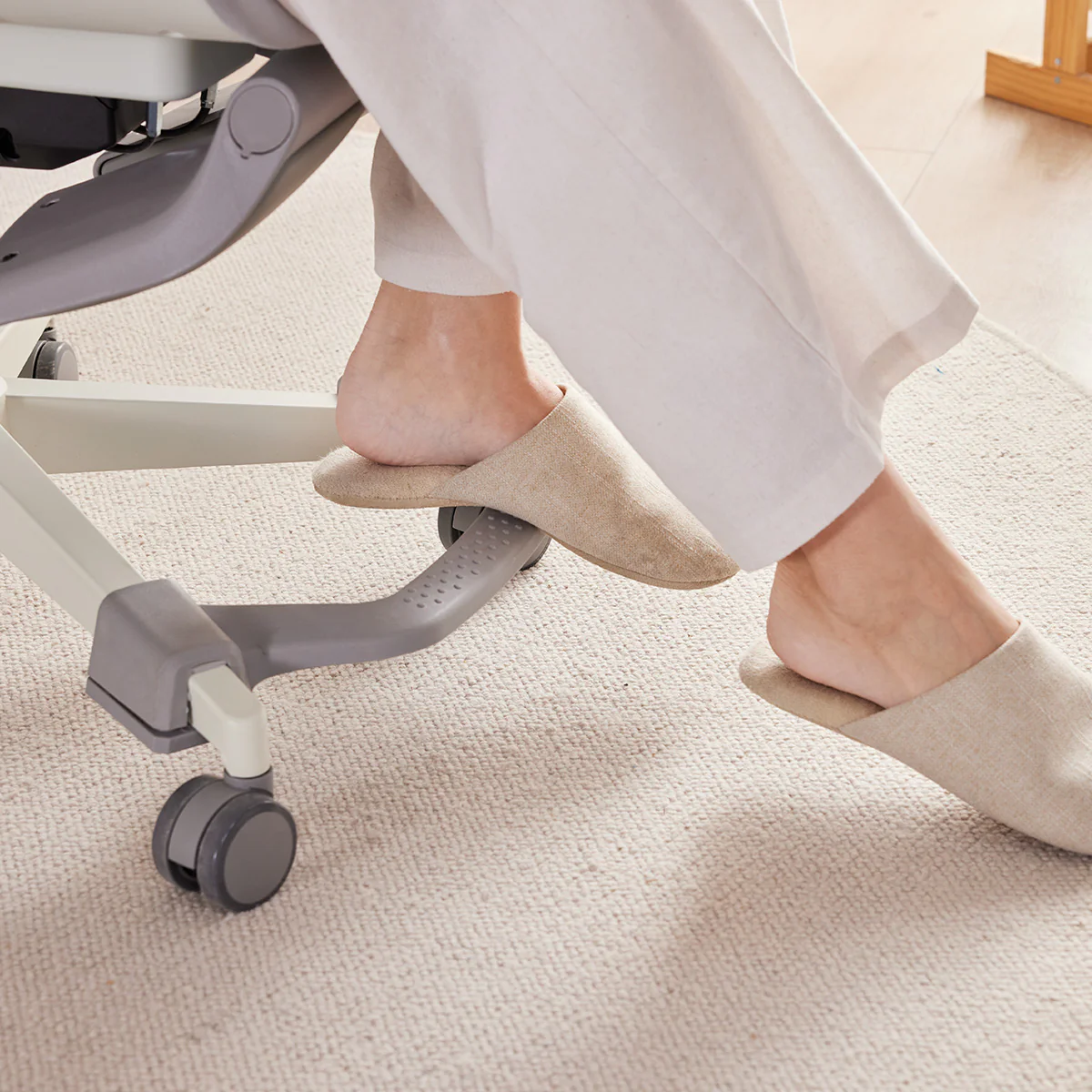 MUSSO E80 Muse FemmePosture Ergonomic Office Chair - Image 43