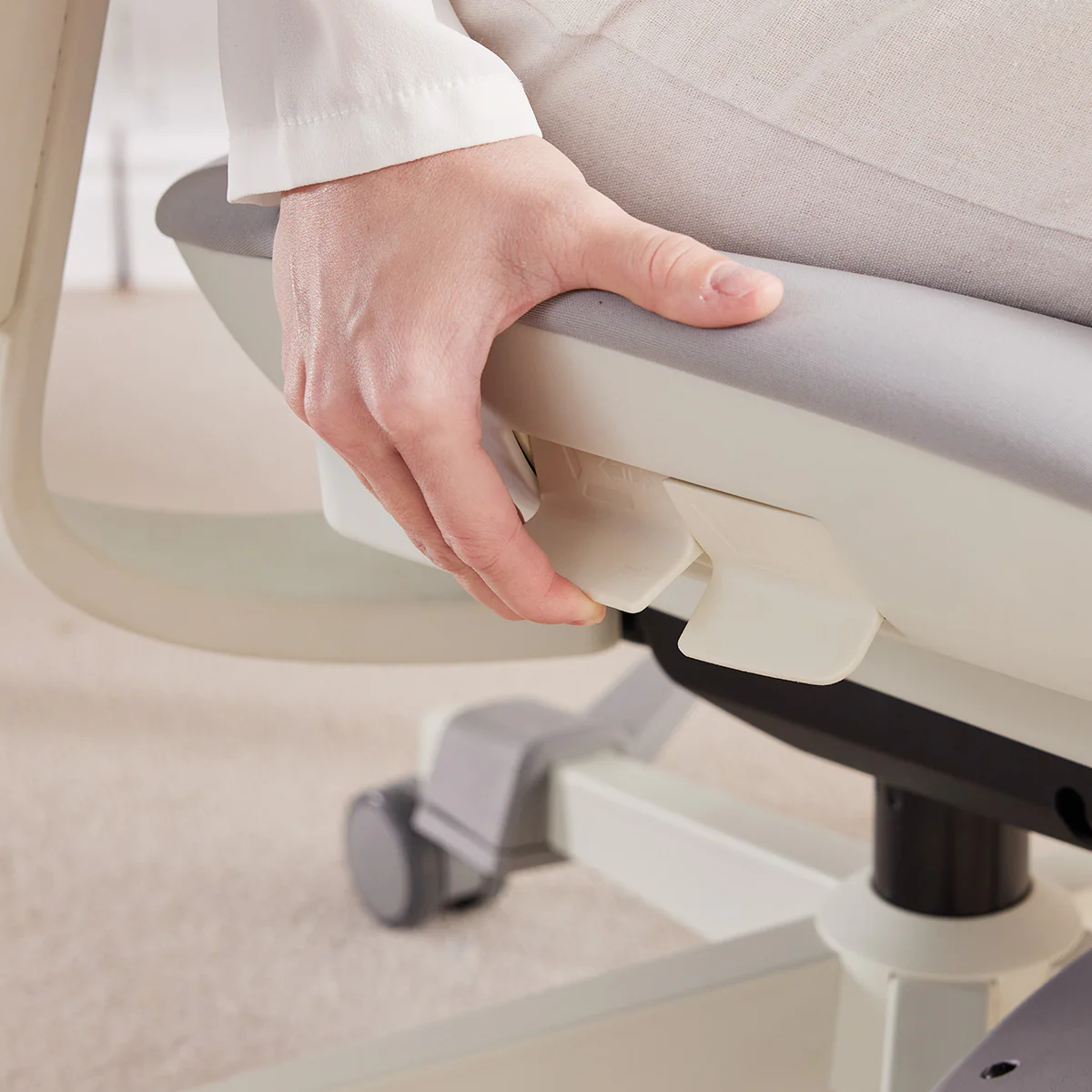 MUSSO E80 Muse FemmePosture Ergonomic Office Chair - Image 44